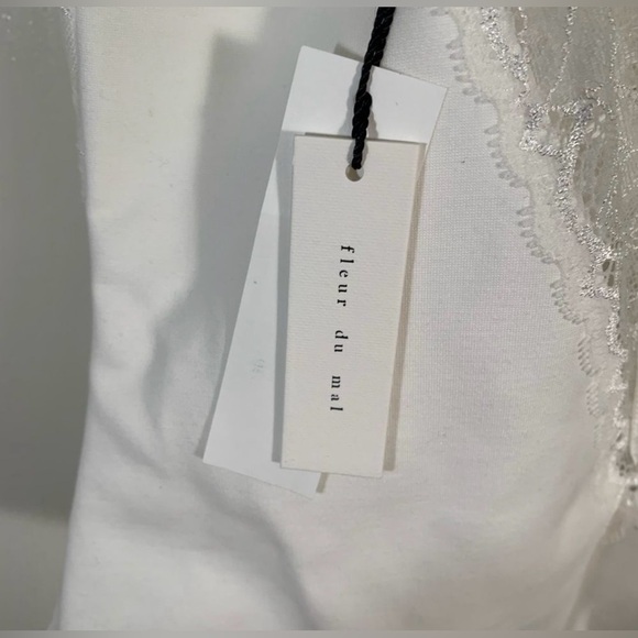 NWT Fleur du Mal Silk Lace Plunge Neck
Gardenia Lace Bodysuit Lingerie | Size M - Picture 8 of 10